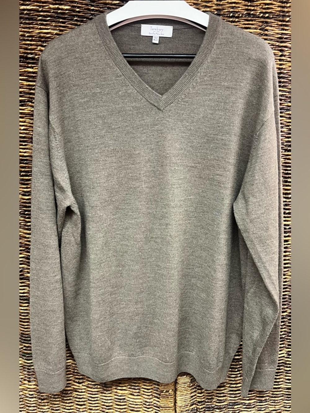 Turnbury- Extra Fine Merino Wool- Men's V-Neck Sweater -‎ Tan, XLT